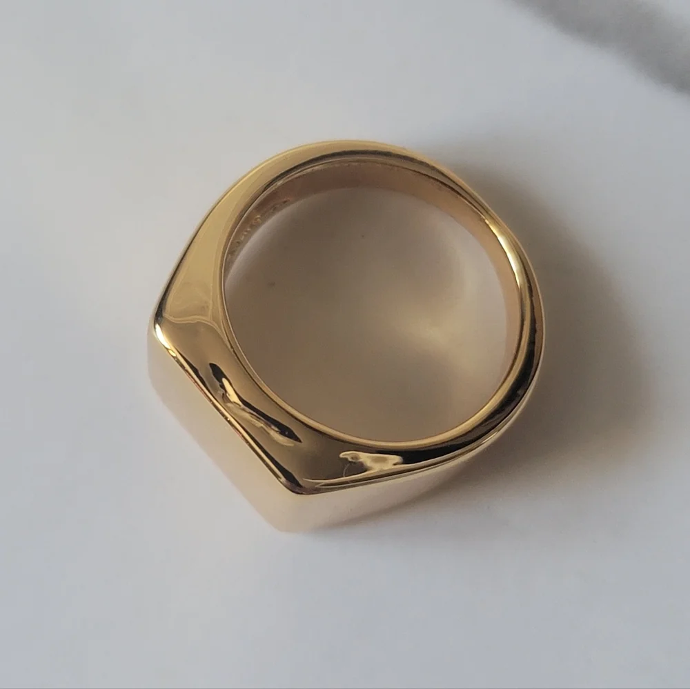 SIGNET Square Ring, Size 7 - Picture 2 of 3